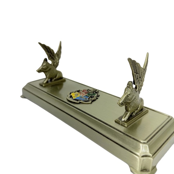 Other - Hogwarts Harry Potter Crested 8” Die Cast Wizard Wand Holder winged boar emblem